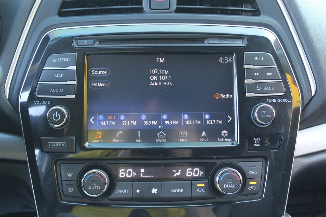 2016 Nissan Maxima SV photo 6