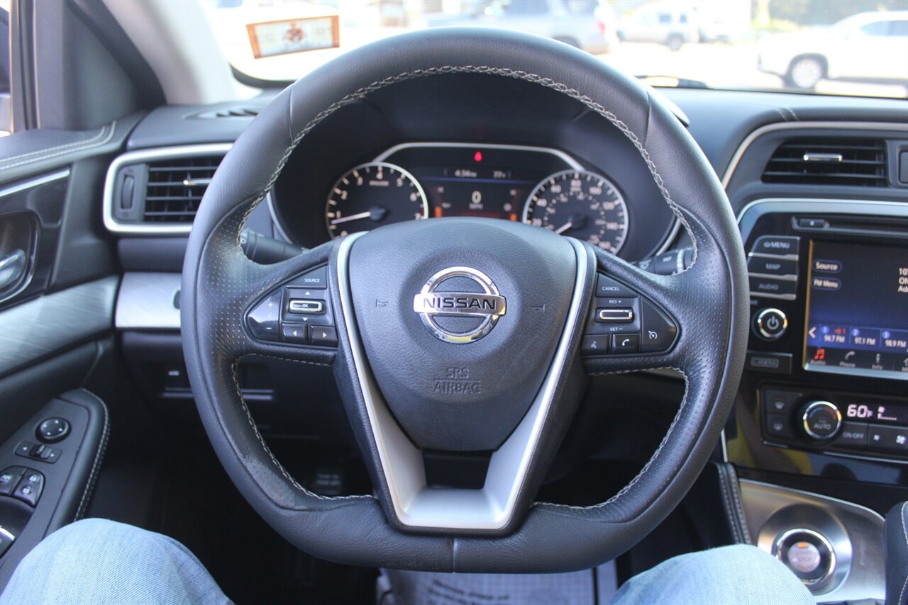2016 Nissan Maxima SV photo 5