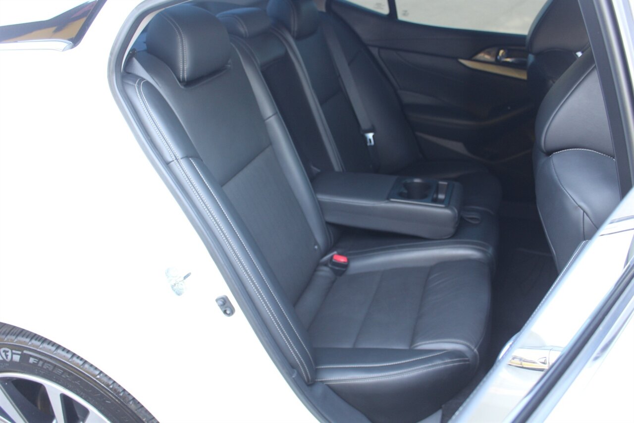 2016 Nissan Maxima SV photo 15