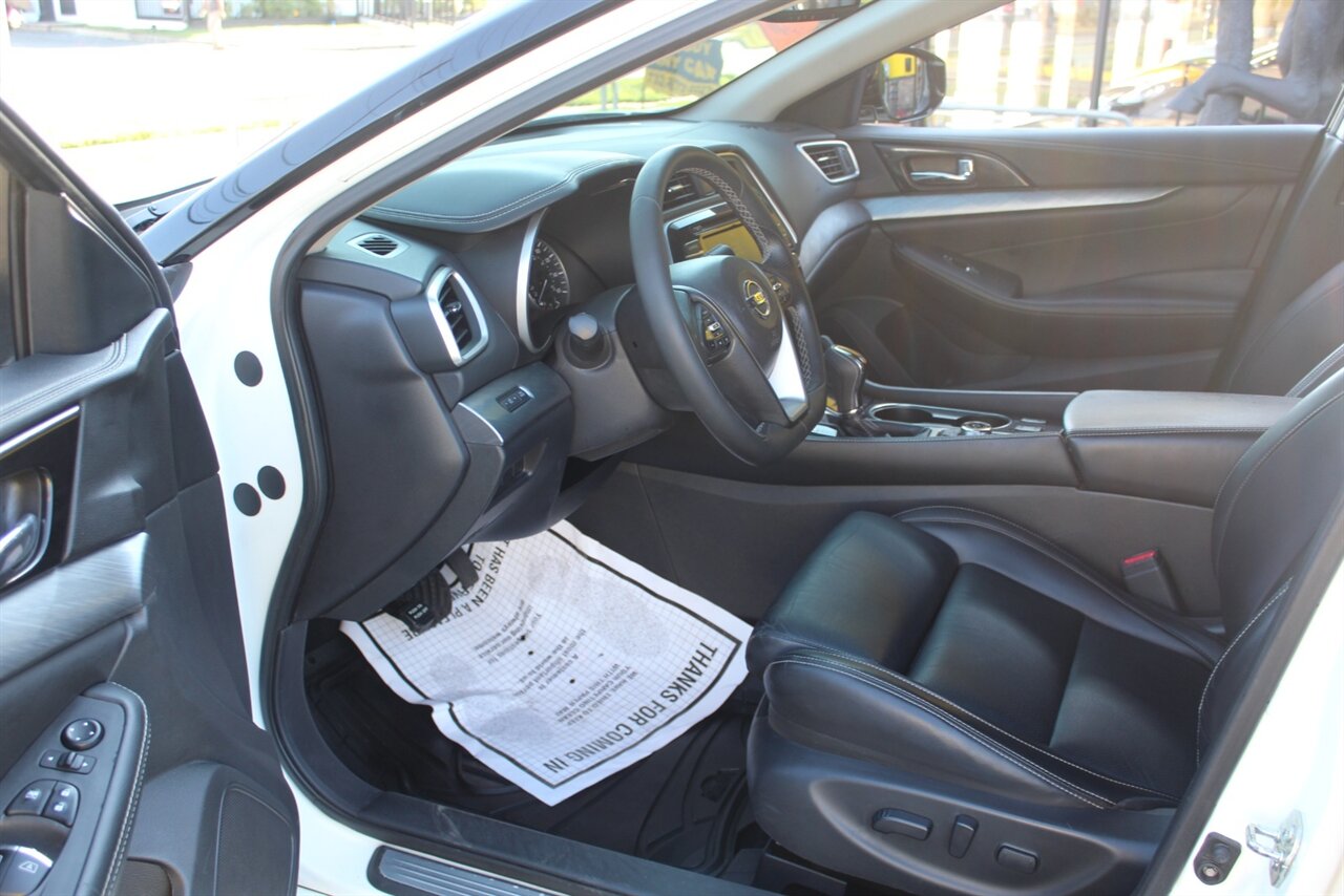 2016 Nissan Maxima SV photo 10