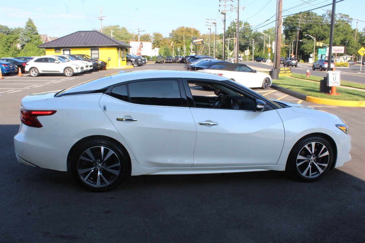 2016 Nissan Maxima SV photo 22