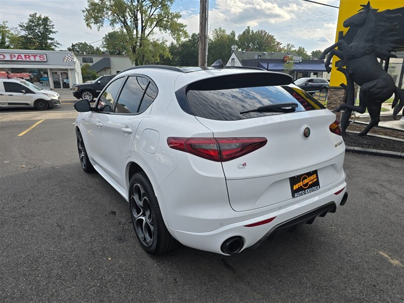 2023 Alfa Romeo Stelvio Veloce  