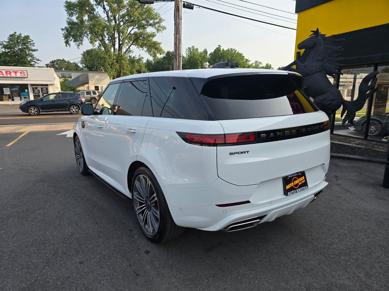 2024 Land Rover Range Rover Sport P400 Dynamic SE - Photo 2 - Red Bank, NJ 07701