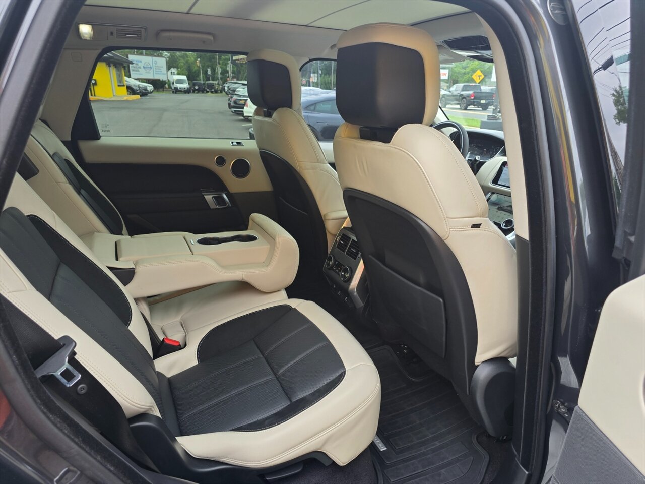2022 Land Rover Range Rover Sport HST - Photo 18 - Red Bank, NJ 07701