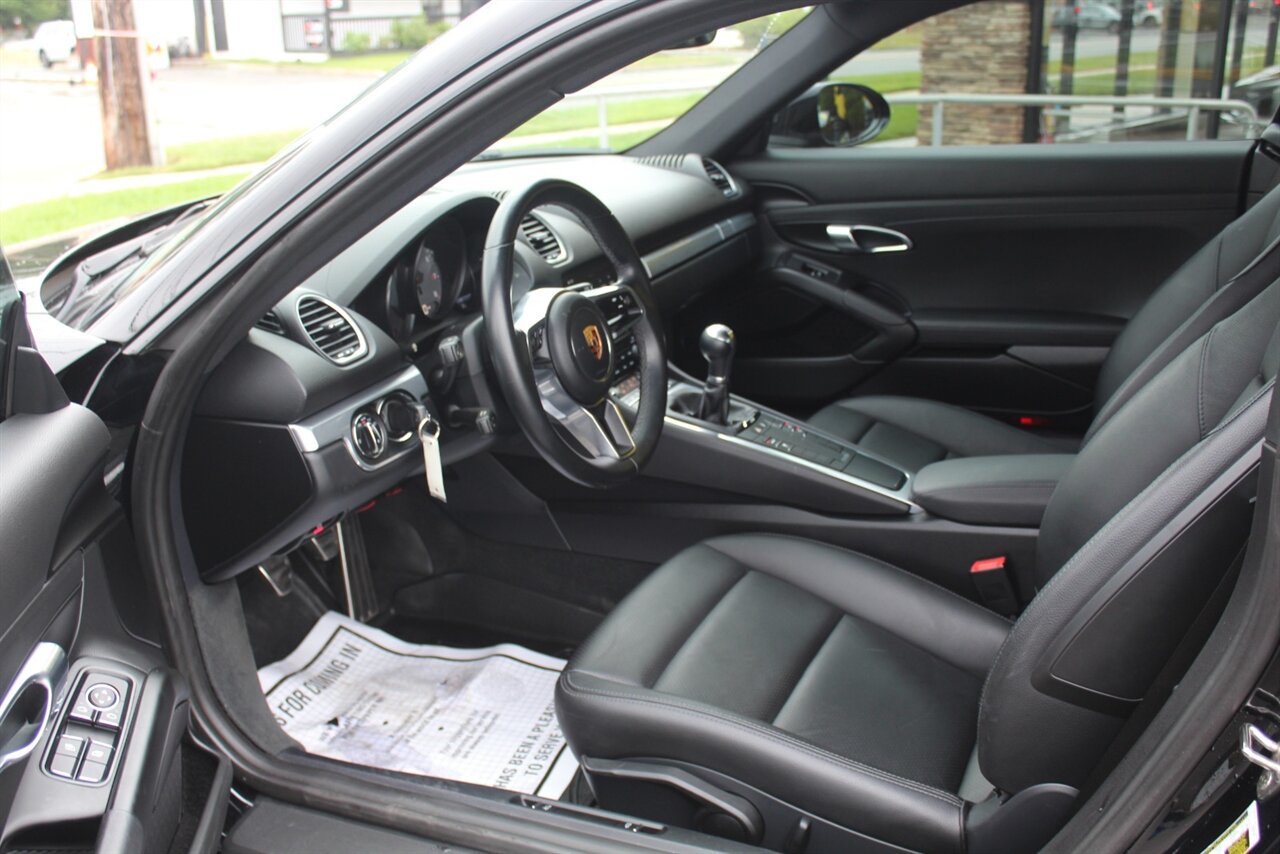 2018 Porsche Cayman S photo 10