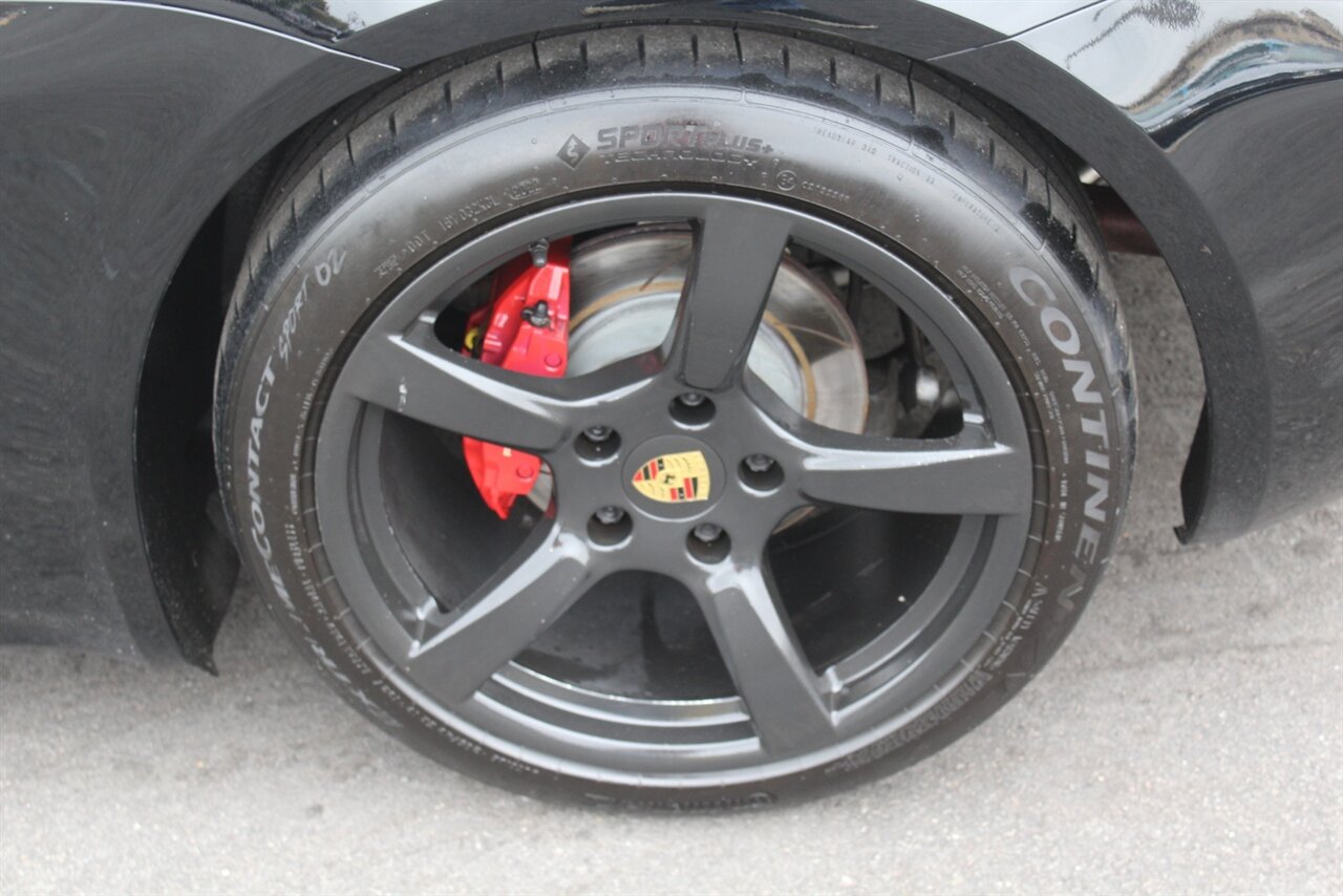 2018 Porsche Cayman S photo 24
