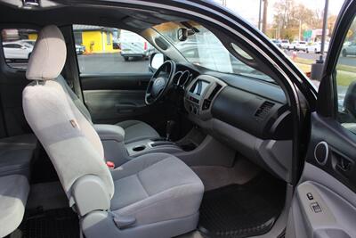 2009 Toyota Tacoma PreRunner V6   - Photo 11 - Red Bank, NJ 07701