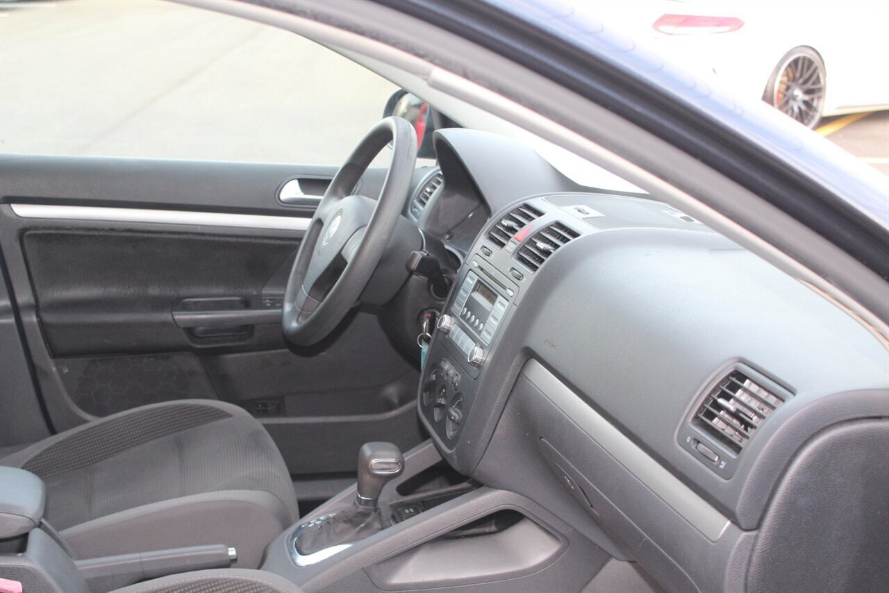 2009 Volkswagen Jetta S PZEV - Photo 15 - Red Bank, NJ 07701