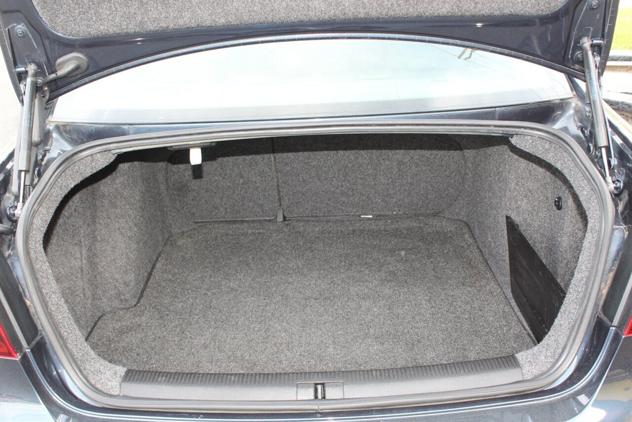 2009 Volkswagen Jetta S PZEV - Photo 16 - Red Bank, NJ 07701