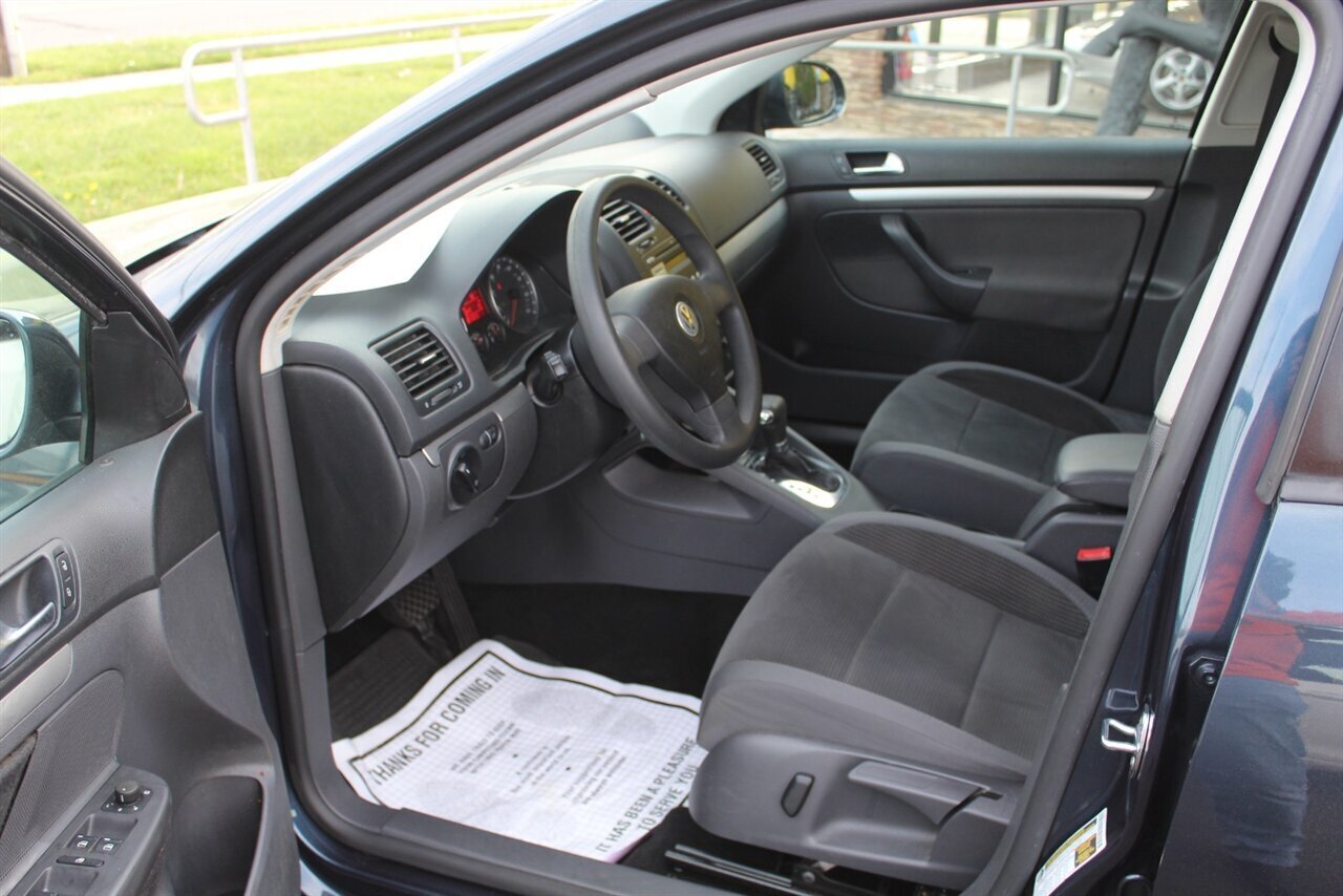 2009 Volkswagen Jetta S PZEV - Photo 8 - Red Bank, NJ 07701