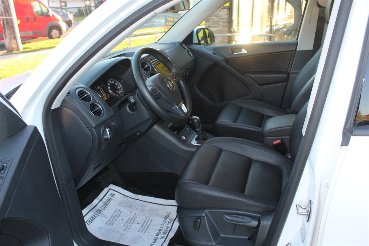2017 Volkswagen Tiguan 2.0T Limited S 4Motion - Photo 9 - Red Bank, NJ 07701