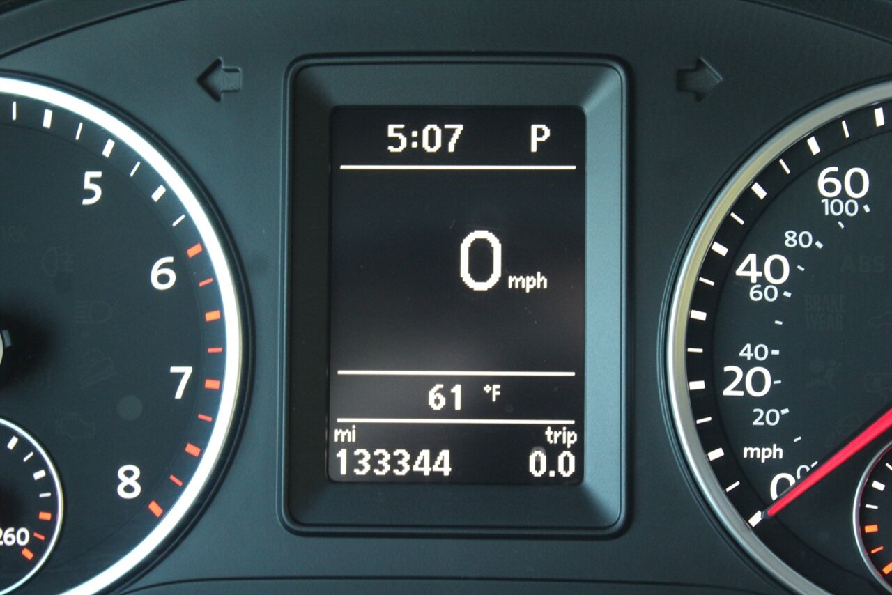 2017 Volkswagen Tiguan 2.0T Limited S 4Motion - Photo 5 - Red Bank, NJ 07701