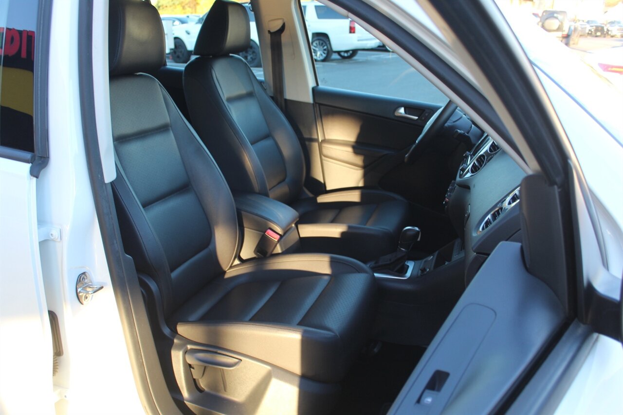 2017 Volkswagen Tiguan 2.0T Limited S 4Motion - Photo 12 - Red Bank, NJ 07701