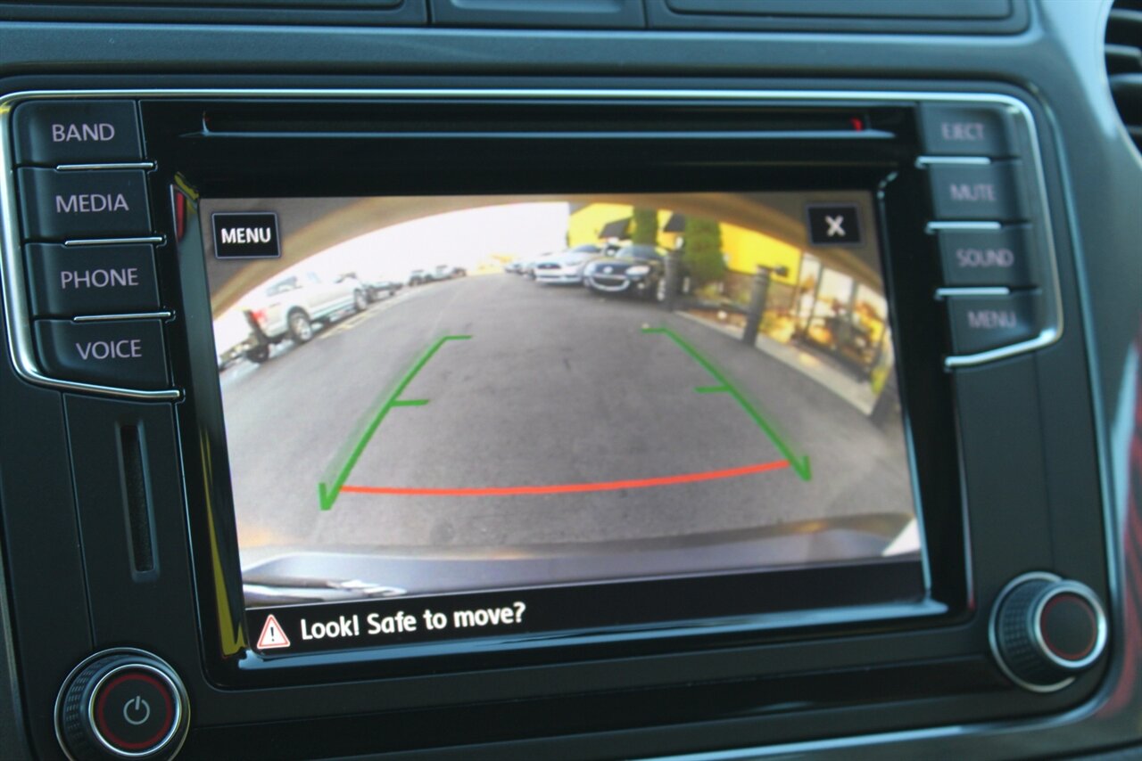 2017 Volkswagen Tiguan 2.0T Limited S 4Motion - Photo 8 - Red Bank, NJ 07701