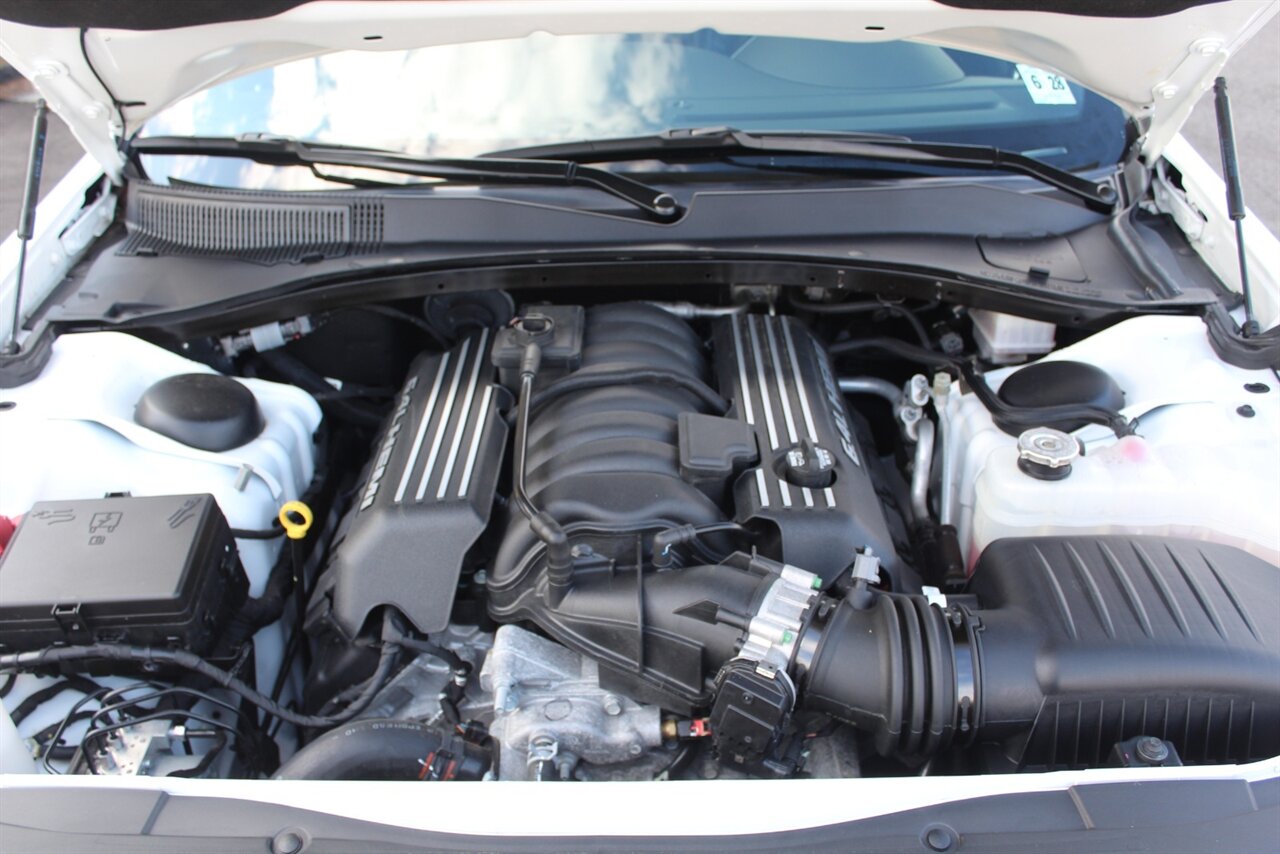 2023 Chrysler 300C - Photo 32 - Red Bank, NJ 07701