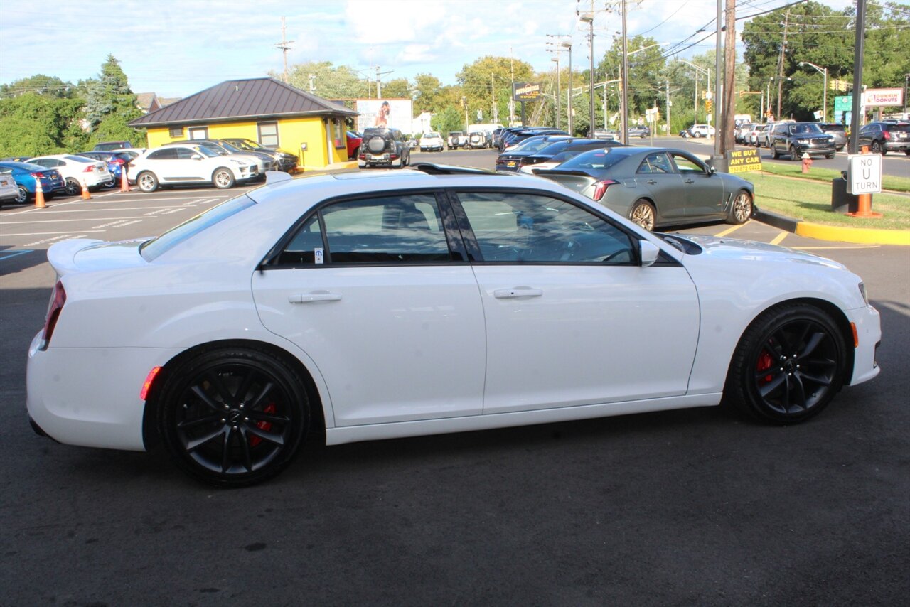 2023 Chrysler 300C - Photo 41 - Red Bank, NJ 07701