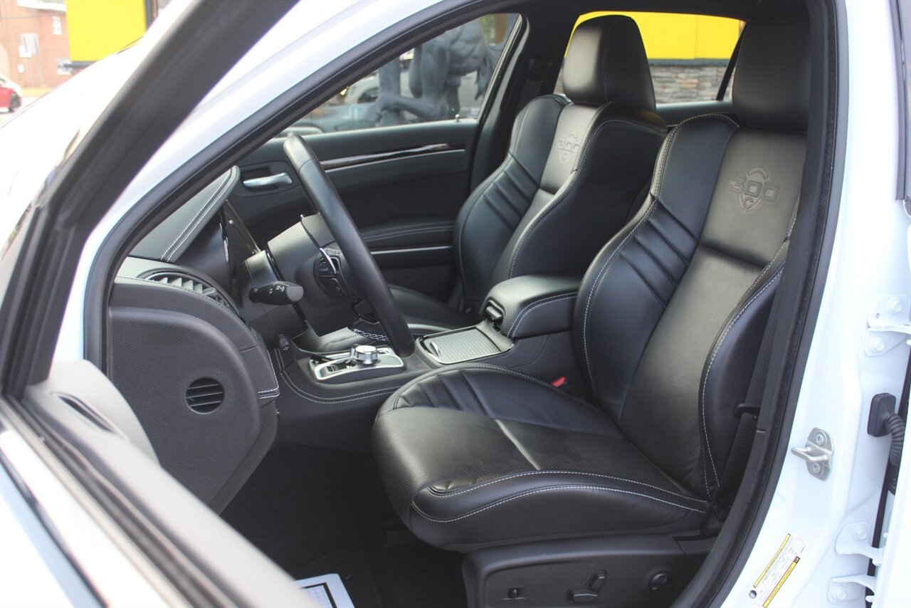 2023 Chrysler 300C - Photo 20 - Red Bank, NJ 07701