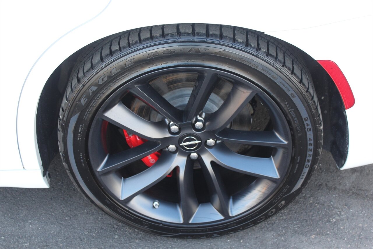 2023 Chrysler 300C - Photo 45 - Red Bank, NJ 07701