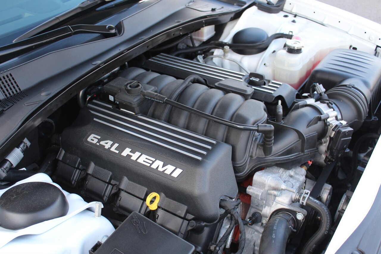 2023 Chrysler 300C - Photo 33 - Red Bank, NJ 07701