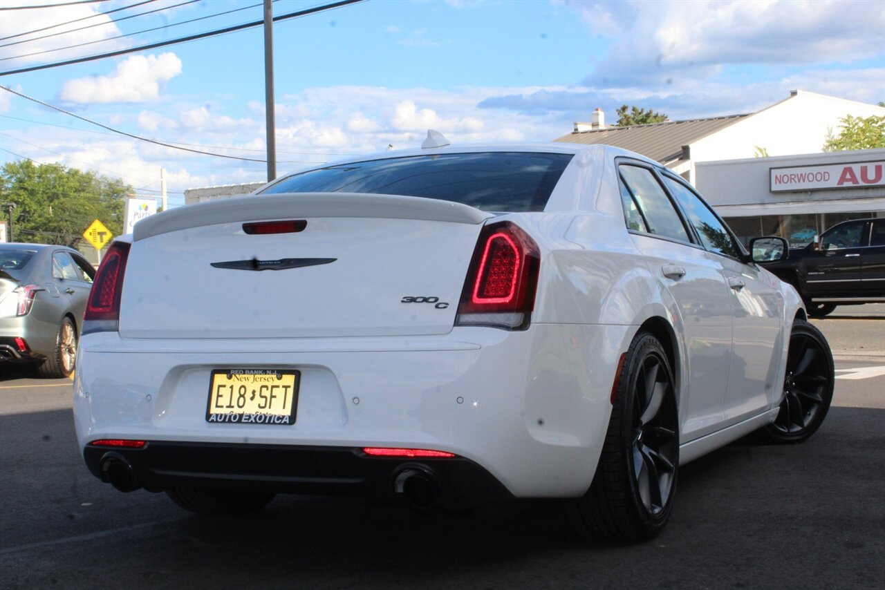 2023 Chrysler 300C - Photo 2 - Red Bank, NJ 07701
