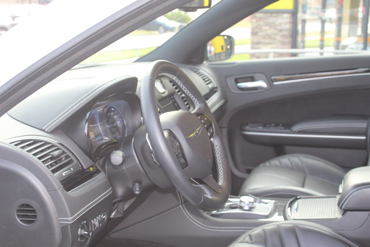 2023 Chrysler 300C - Photo 28 - Red Bank, NJ 07701