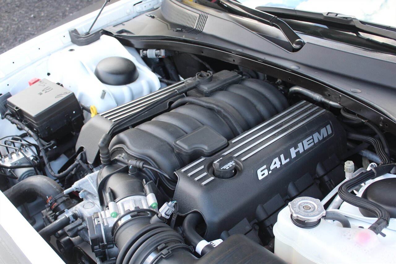 2023 Chrysler 300C - Photo 34 - Red Bank, NJ 07701