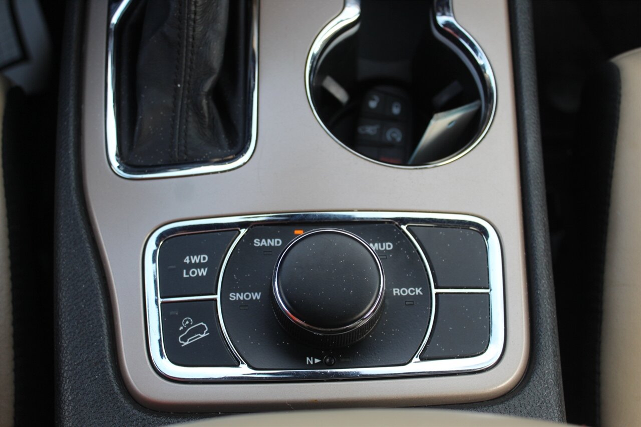 2016 Jeep Grand Cherokee Limited 75th Anniversary - Photo 8 - Red Bank, NJ 07701