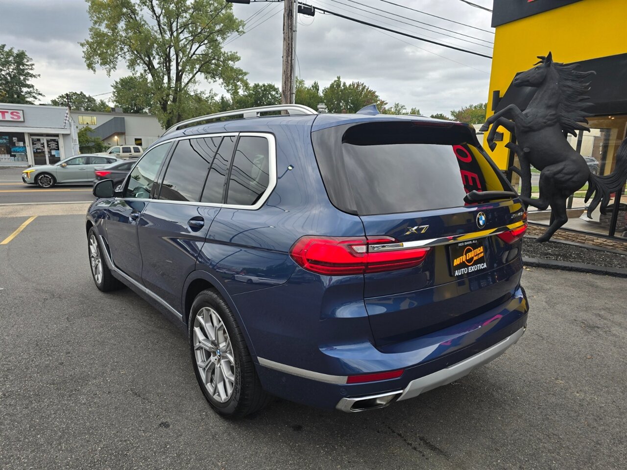 2021 BMW X7 xDrive40i - Photo 2 - Red Bank, NJ 07701