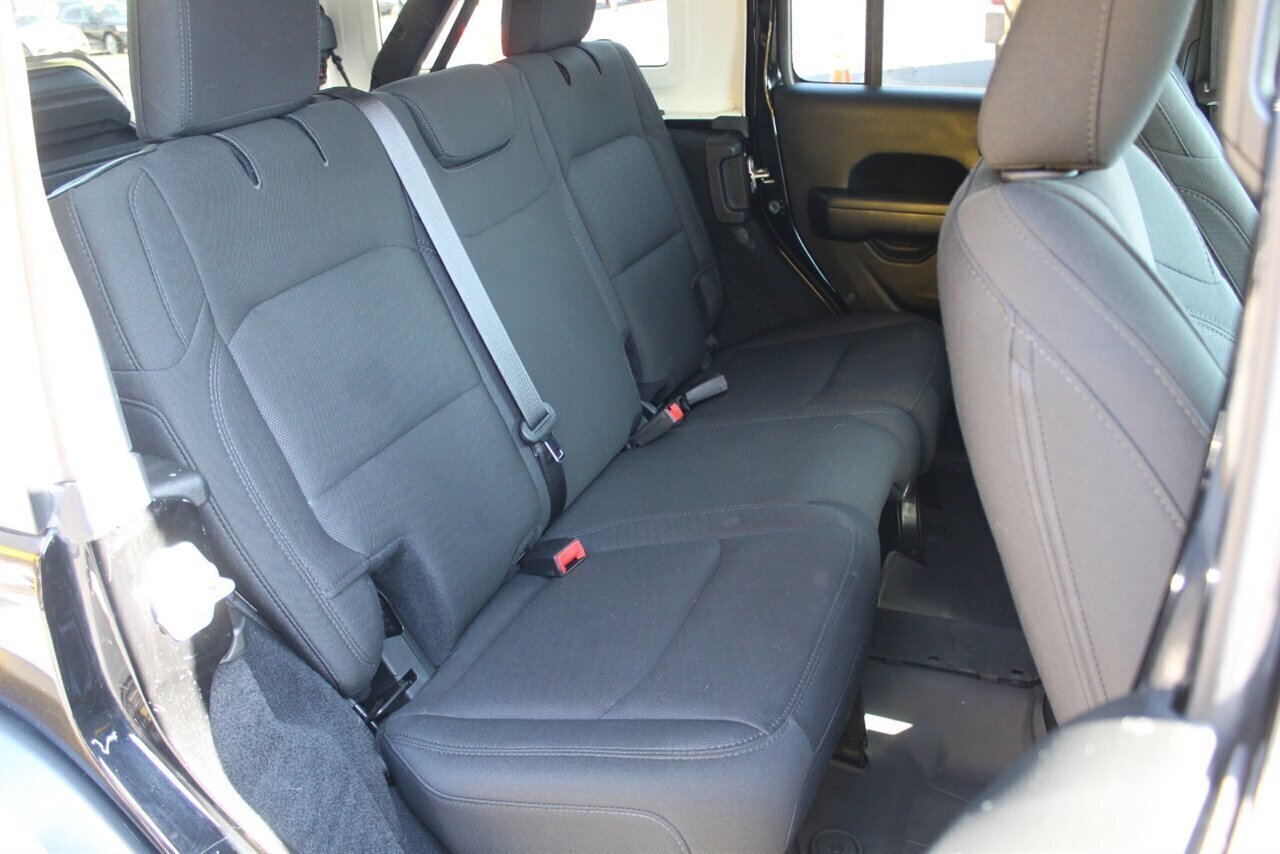 2020 Jeep Wrangler Willys - Photo 14 - Red Bank, NJ 07701