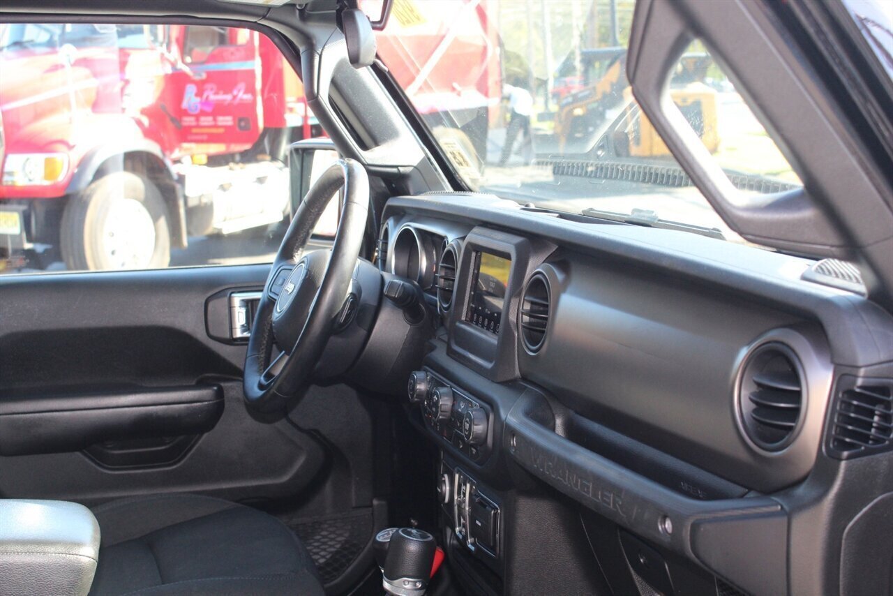 2020 Jeep Wrangler Willys - Photo 16 - Red Bank, NJ 07701