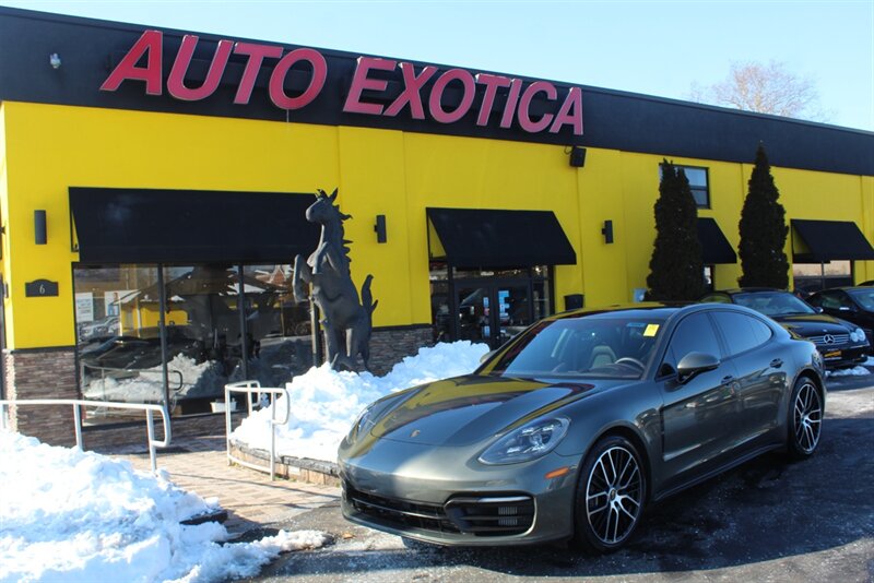 2022 Porsche Panamera 4  