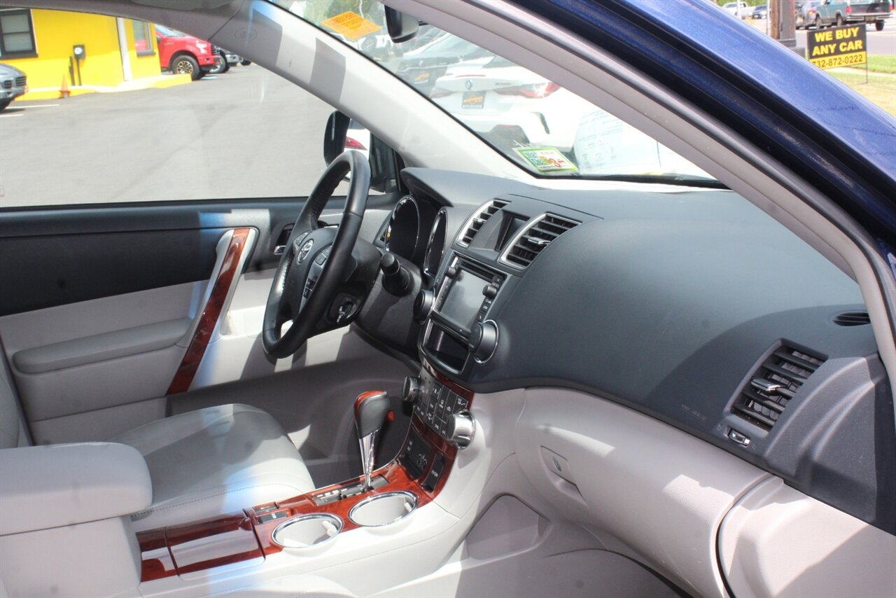 2013 Toyota Highlander Limited photo 19