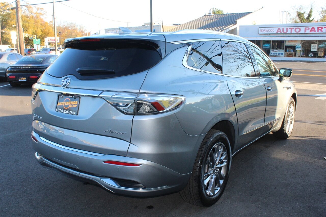 2023 Buick Enclave Avenir photo 2