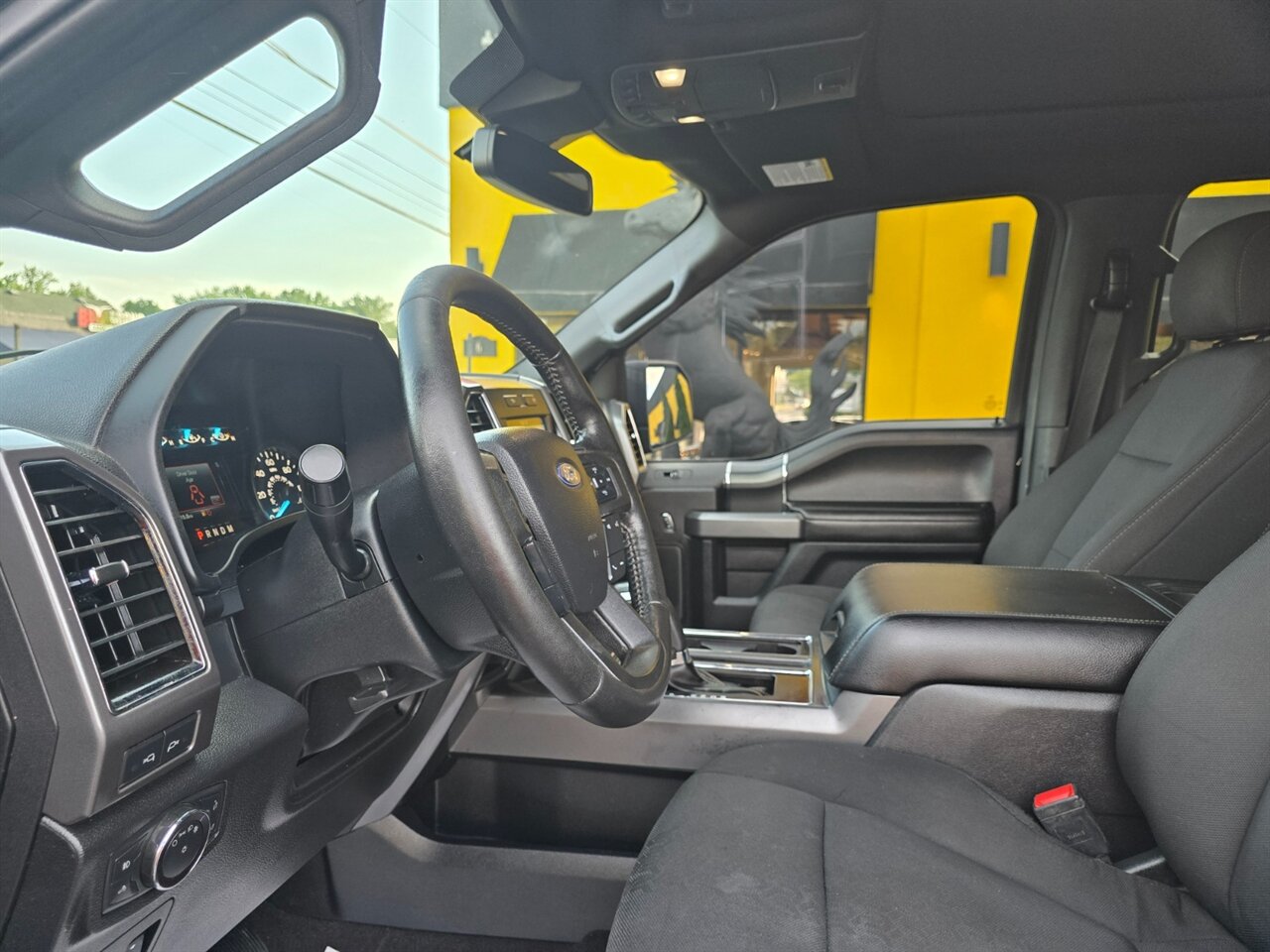 2019 Ford F-150 XLT - Photo 16 - Red Bank, NJ 07701