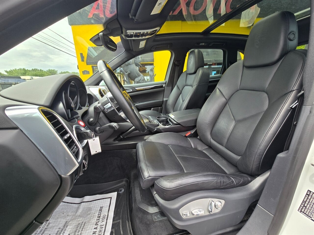 2018 Porsche Cayenne S E-Hybrid Platinum - Photo 17 - Red Bank, NJ 07701