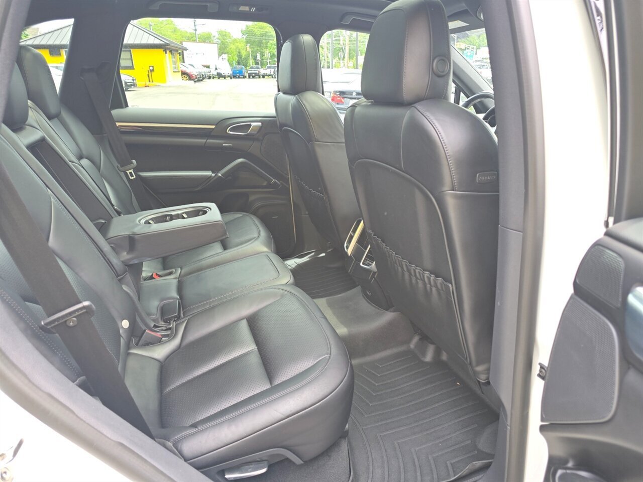 2018 Porsche Cayenne S E-Hybrid Platinum - Photo 20 - Red Bank, NJ 07701