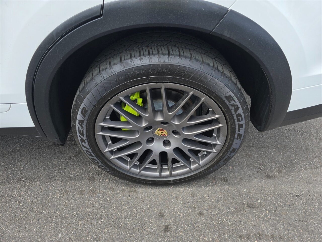 2018 Porsche Cayenne S E-Hybrid Platinum - Photo 27 - Red Bank, NJ 07701
