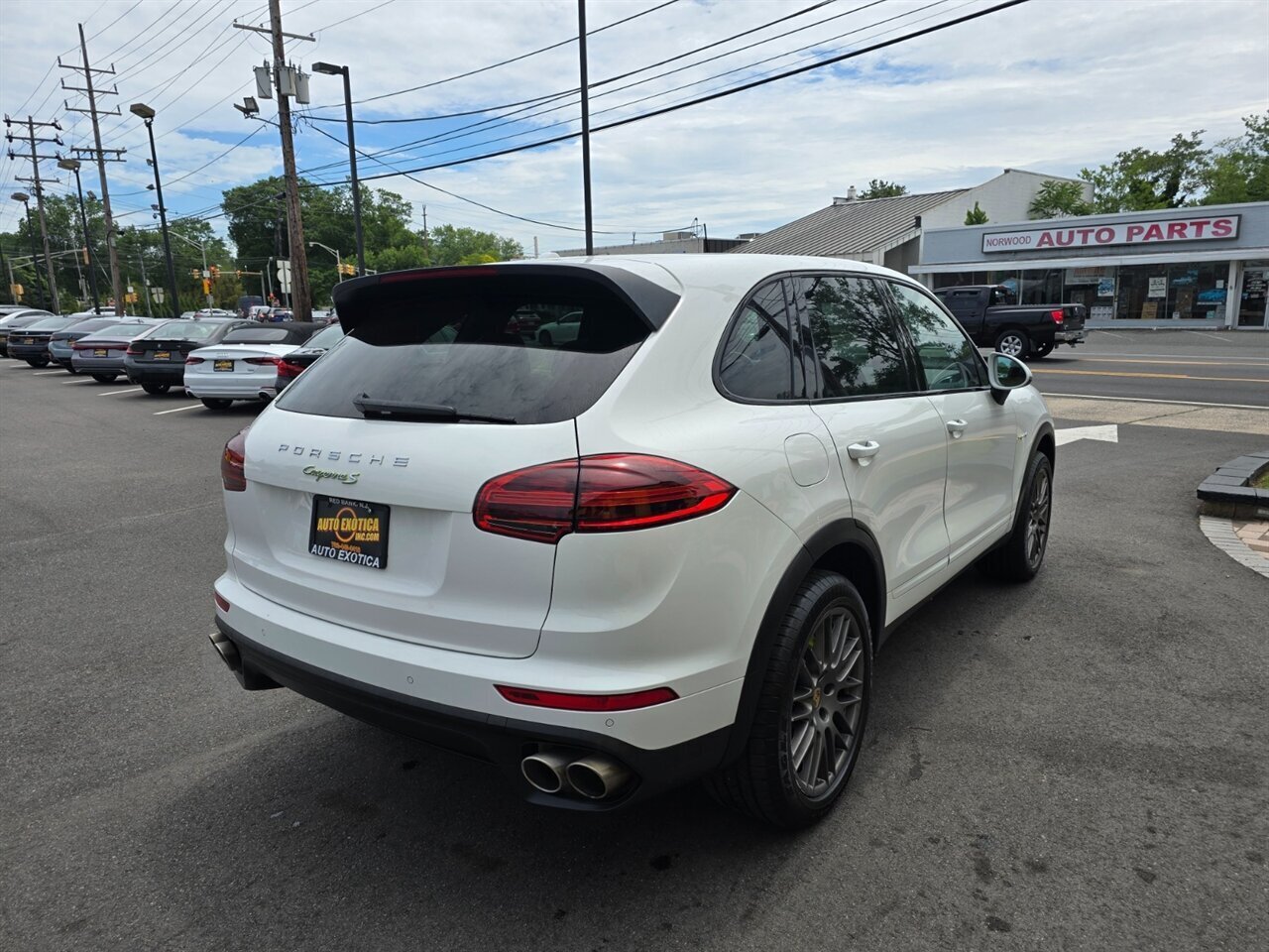 2018 Porsche Cayenne S E-Hybrid Platinum - Photo 3 - Red Bank, NJ 07701