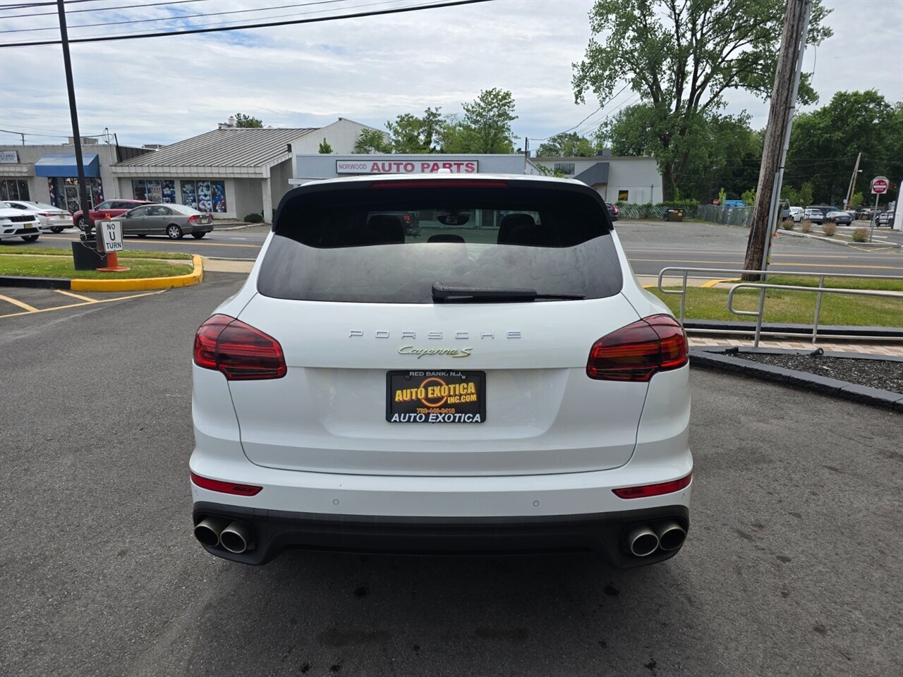 2018 Porsche Cayenne S E-Hybrid Platinum - Photo 14 - Red Bank, NJ 07701