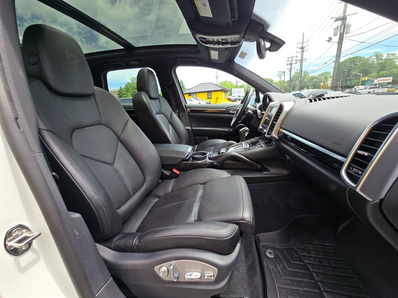 2018 Porsche Cayenne S E-Hybrid Platinum - Photo 19 - Red Bank, NJ 07701