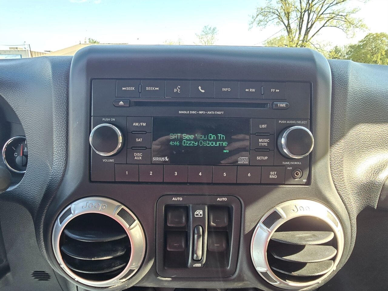 2013 Jeep Wrangler Unlimited Sahara - Photo 7 - Red Bank, NJ 07701