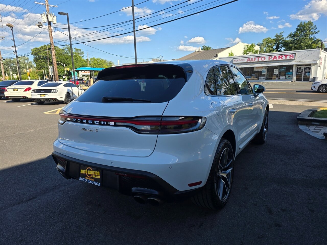 2023 Porsche Macan S - Photo 3 - Red Bank, NJ 07701