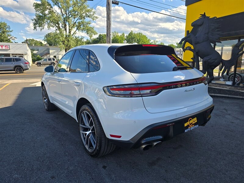 2023 Porsche Macan S  