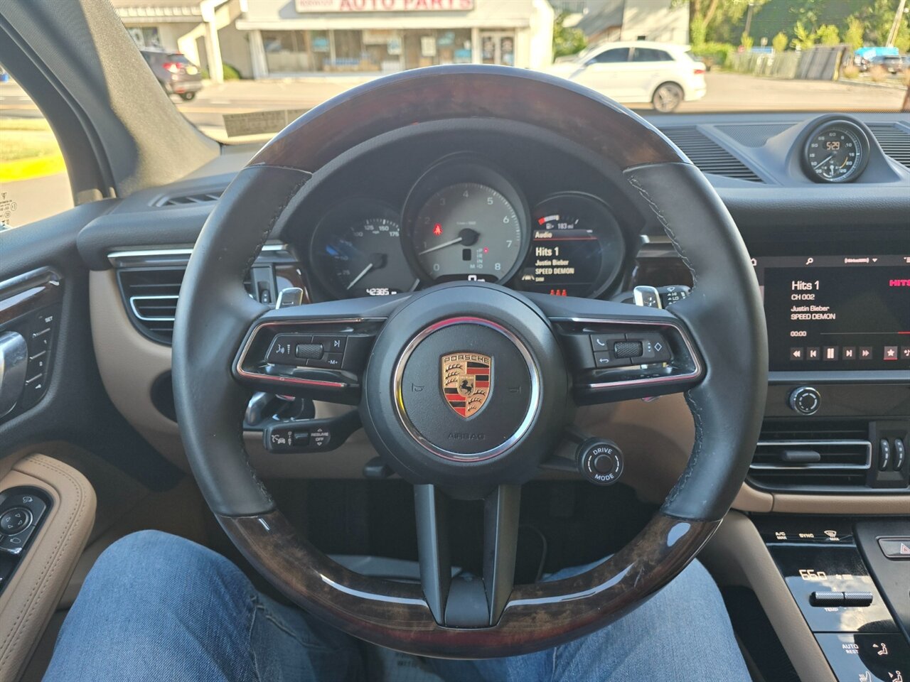 2023 Porsche Macan S - Photo 6 - Red Bank, NJ 07701