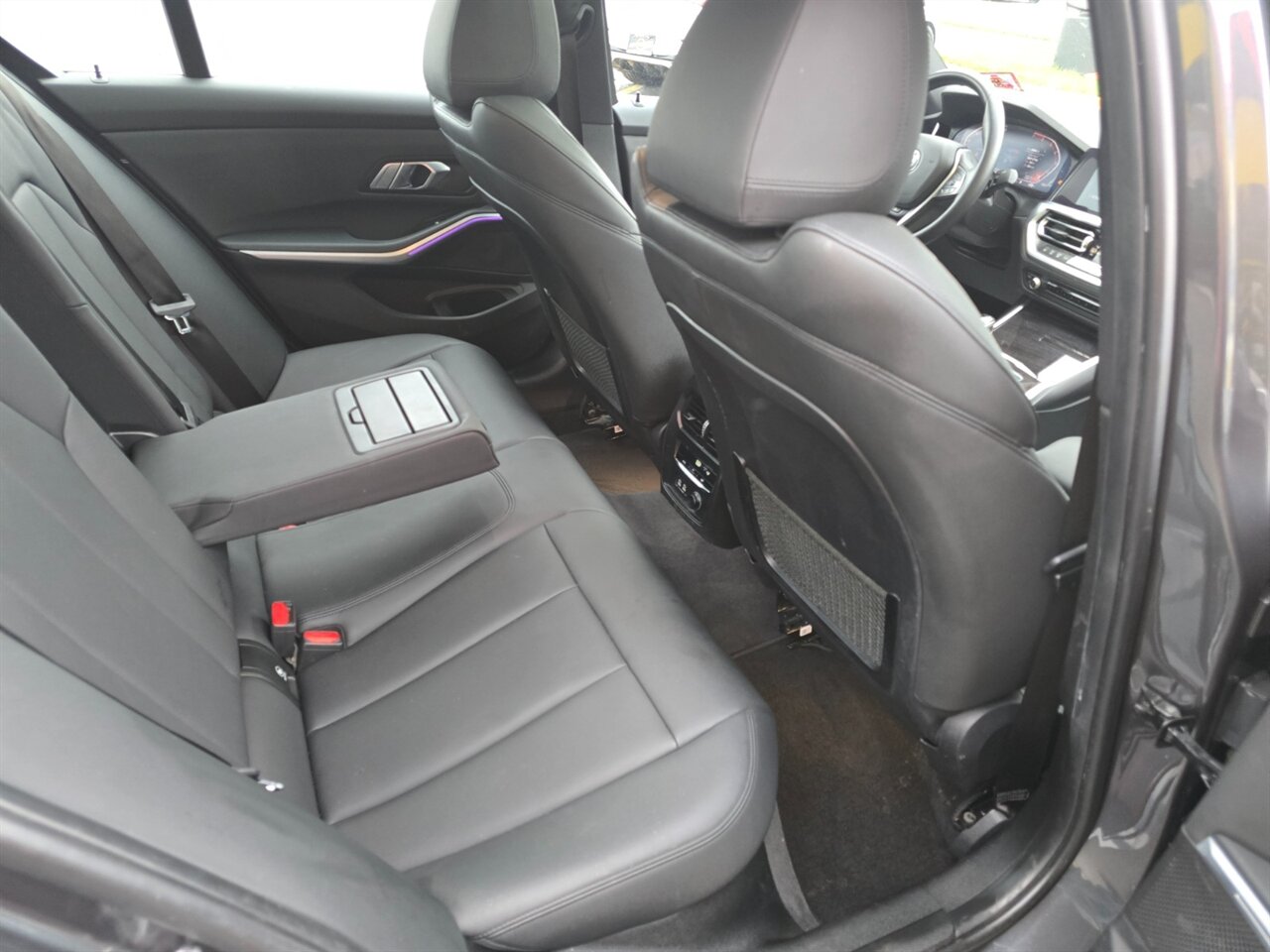 2020 BMW 330i xDrive - Photo 15 - Red Bank, NJ 07701