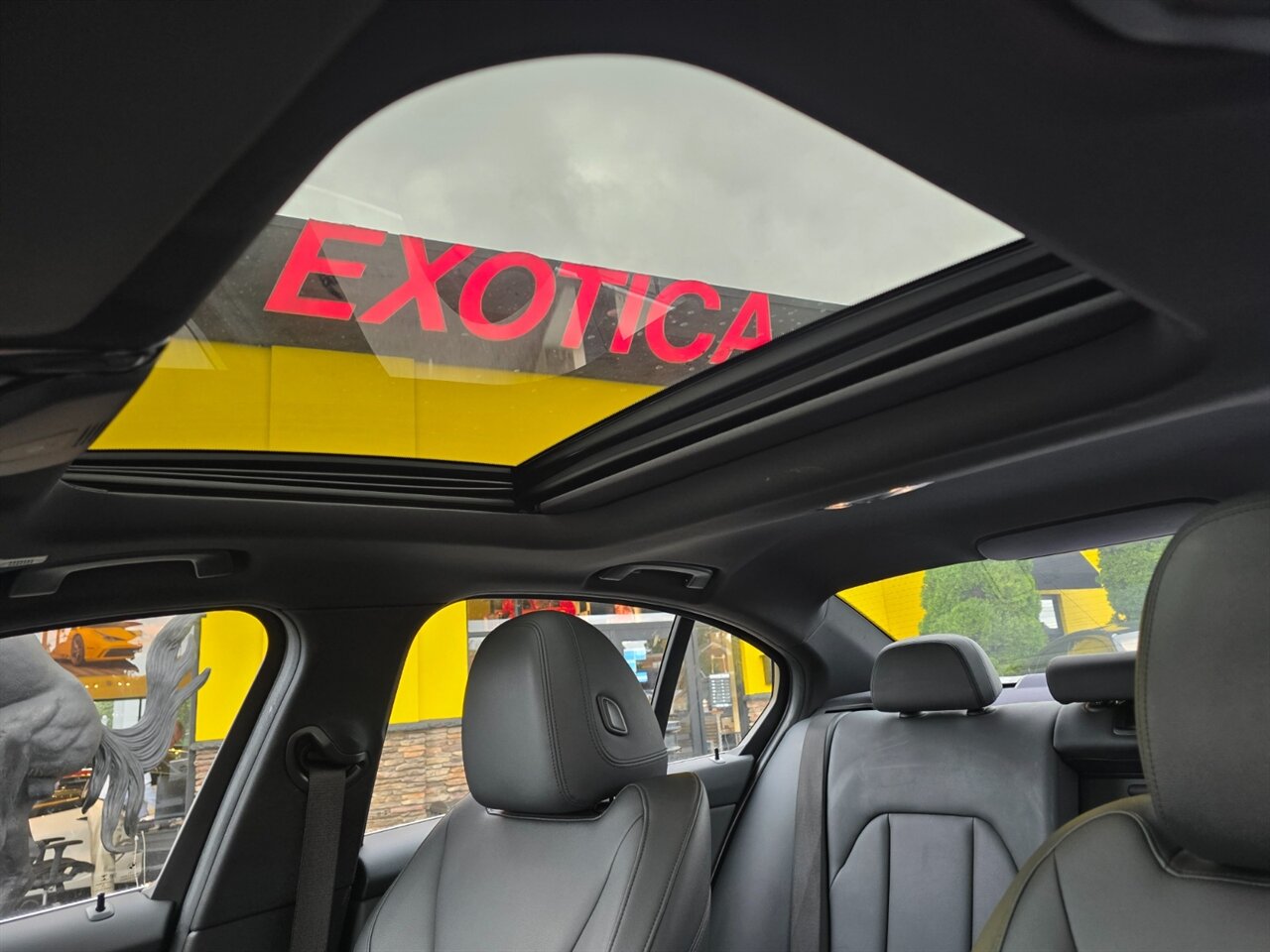 2020 BMW 330i xDrive - Photo 18 - Red Bank, NJ 07701