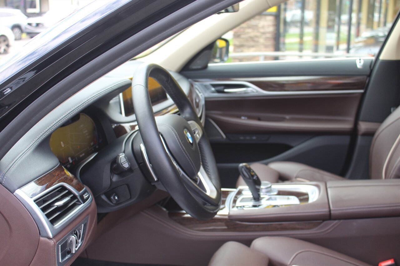 2020 BMW 750i xDrive - Photo 22 - Red Bank, NJ 07701