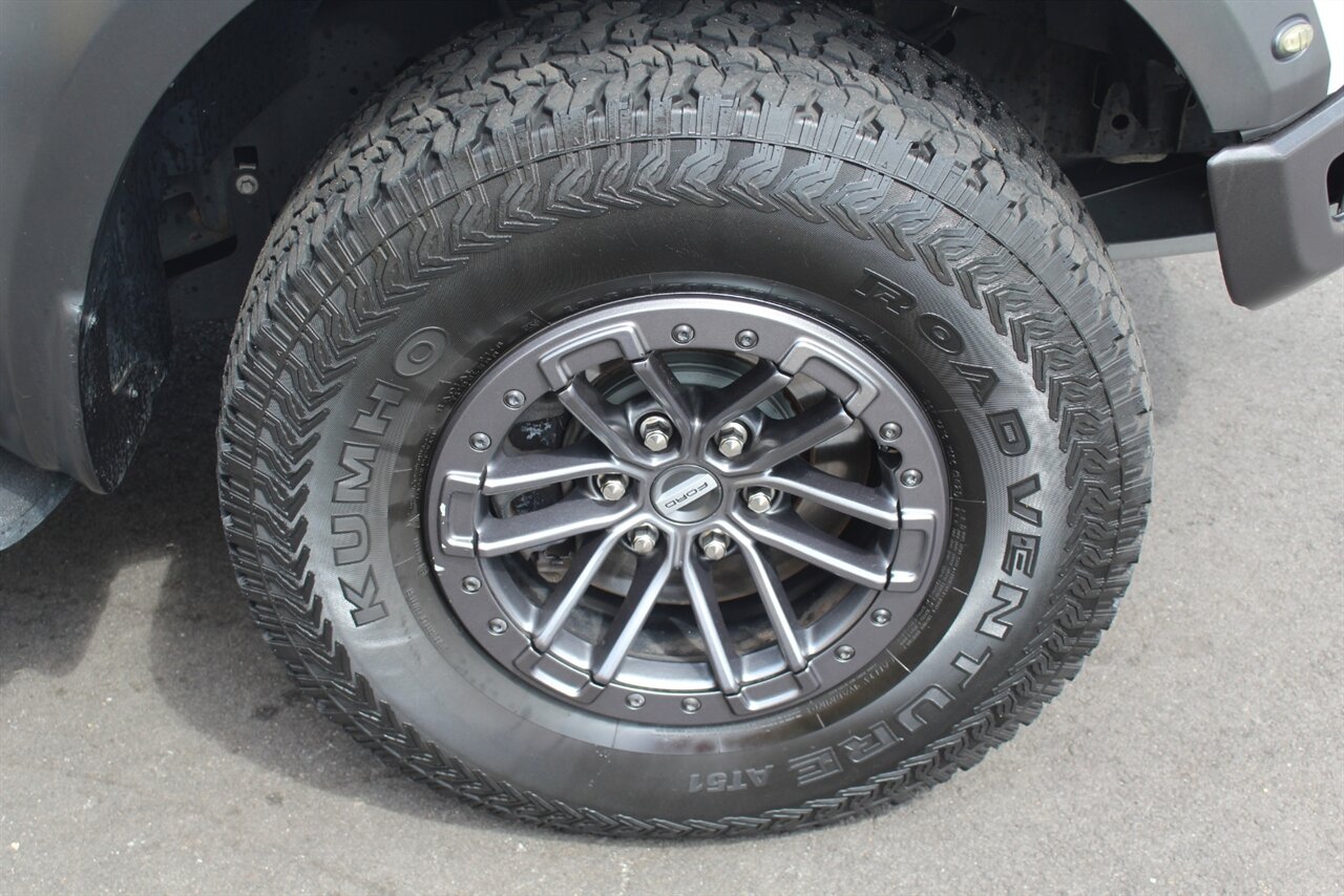 2019 Ford F-150 Raptor photo 25