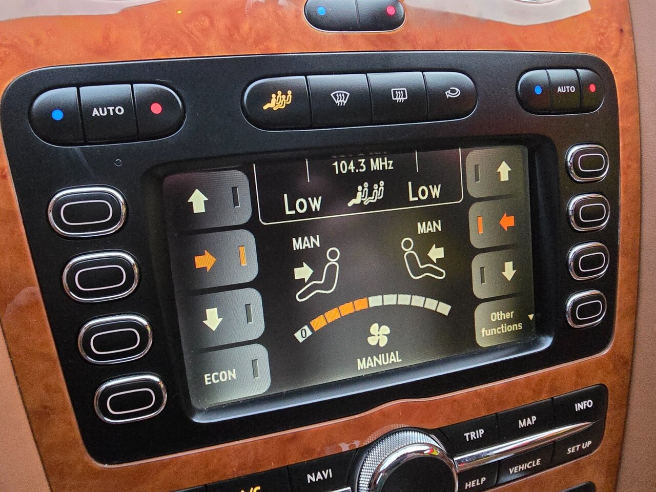 2006 Bentley Continental Flying Spur - Photo 16 - Red Bank, NJ 07701