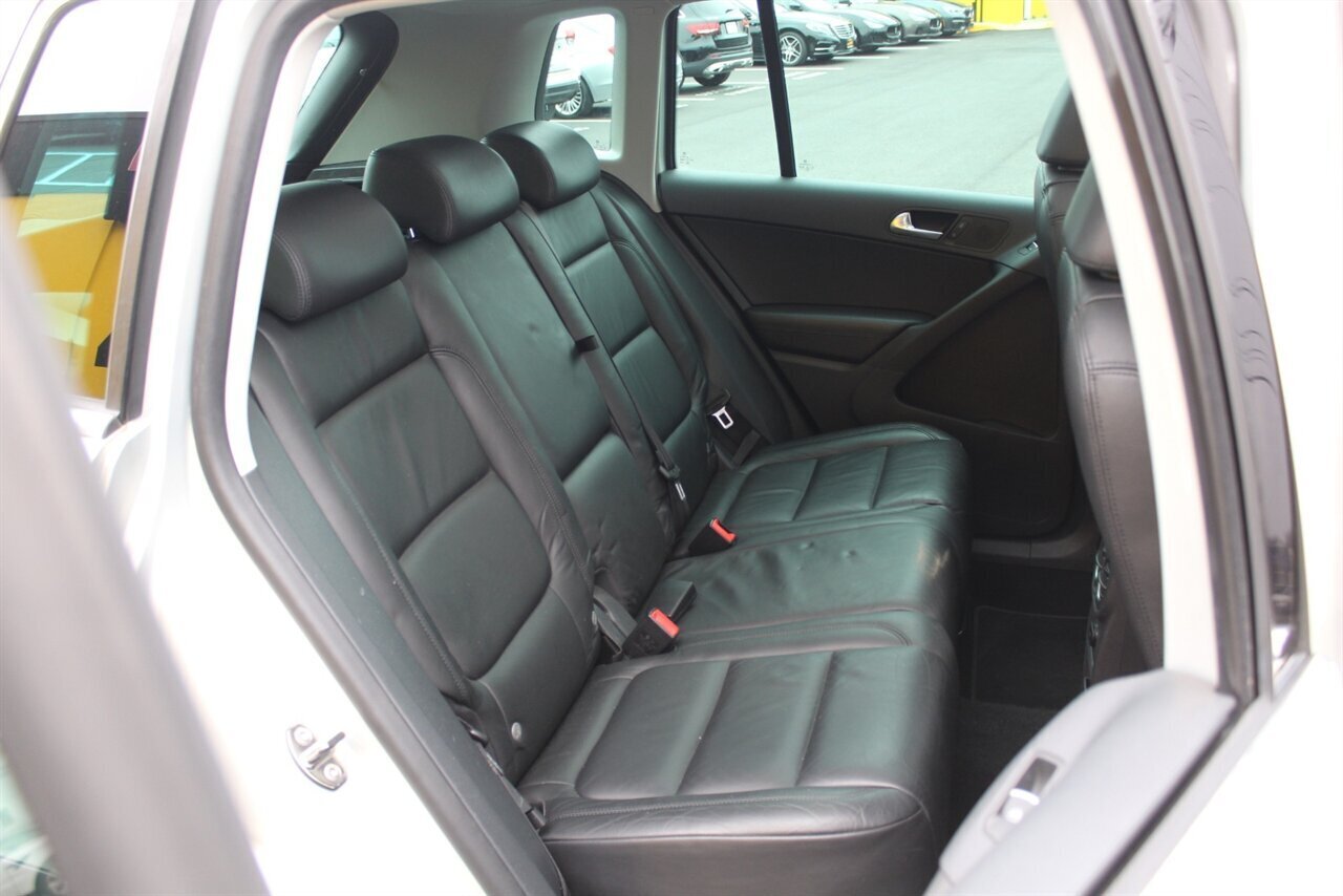 2011 Volkswagen Tiguan SEL - Photo 14 - Red Bank, NJ 07701